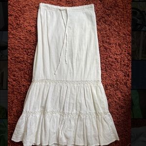 White linen tiered long skirt 🍃🐚🕊